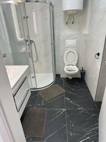 Gostilna In Apartmaji Zlati Lev - מריבור מראה חיצוני תמונה