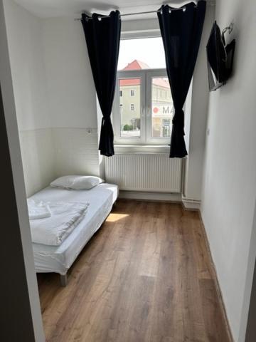 Gostilna In Apartmaji Zlati Lev - מריבור מראה חיצוני תמונה