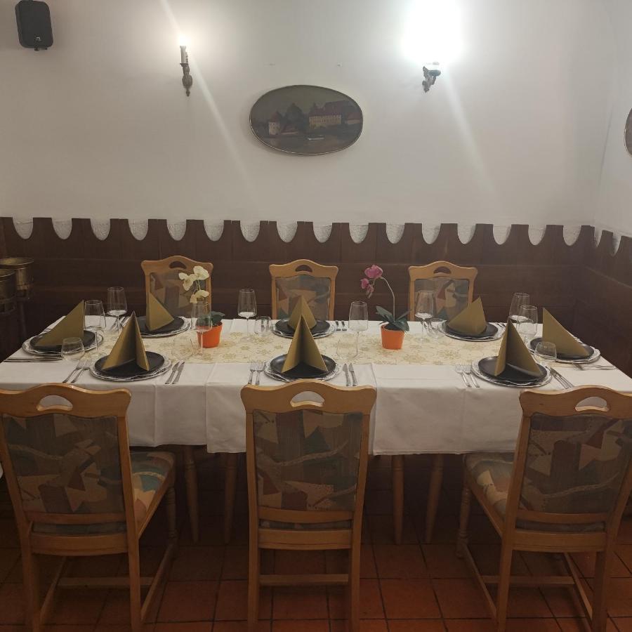 Gostilna In Apartmaji Zlati Lev - מריבור מראה חיצוני תמונה
